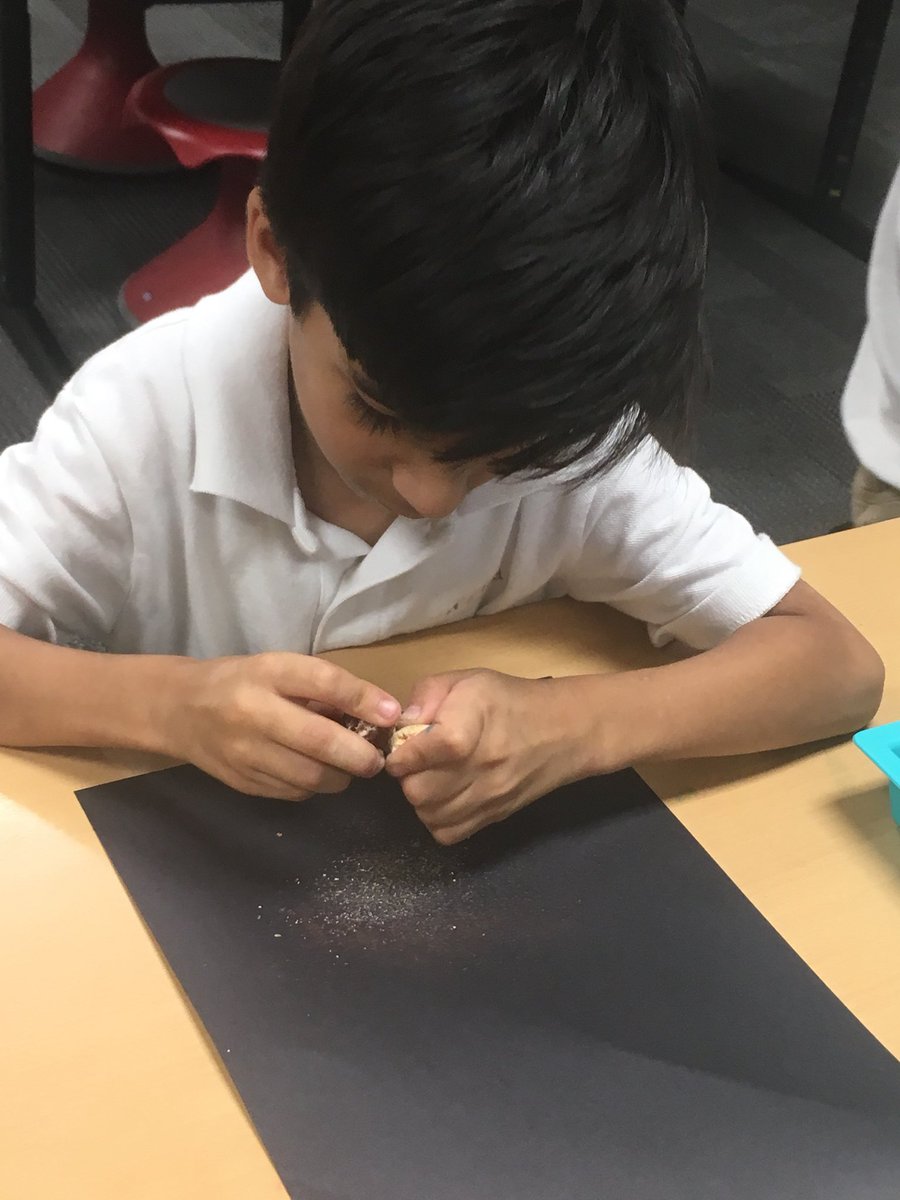 pgloverNCCAE's tweet photo. 1D started our rock investigation today! We put on our geologist hats and explored what happens when 3 different types of rocks are rubbed. #sciencebrains 👩🏾🔬👩🏼🔬👨🏾🔬👨🏼🔬 https://t.co/zFr6JjnD7I