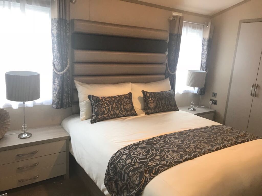 hfs_mobilehomes's tweet photo. The amazing new @RegalHolHomes #Artisan Lodge 41x14 2 bedroom, arriving next week to our Rathcoole Dublin sales centre ! https://t.co/SgSPA7utDU
