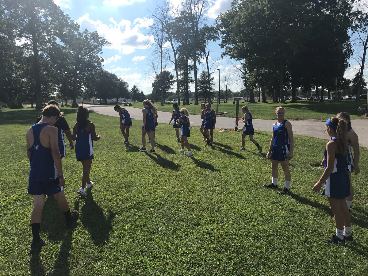 FMSHotDogSports's tweet image. #FastDogs prepping for tonight’s meet.