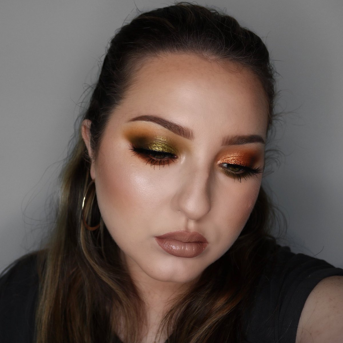 samxtig's tweet photo. Recreated/inspired by @xoShaaan Gemini two toned eyes look using @MeltCosmetics Gemini palette 🧡💚 #samtbeauty 
#meltcosmetics #shaaanxo https://t.co/9XVLvtQkQU
