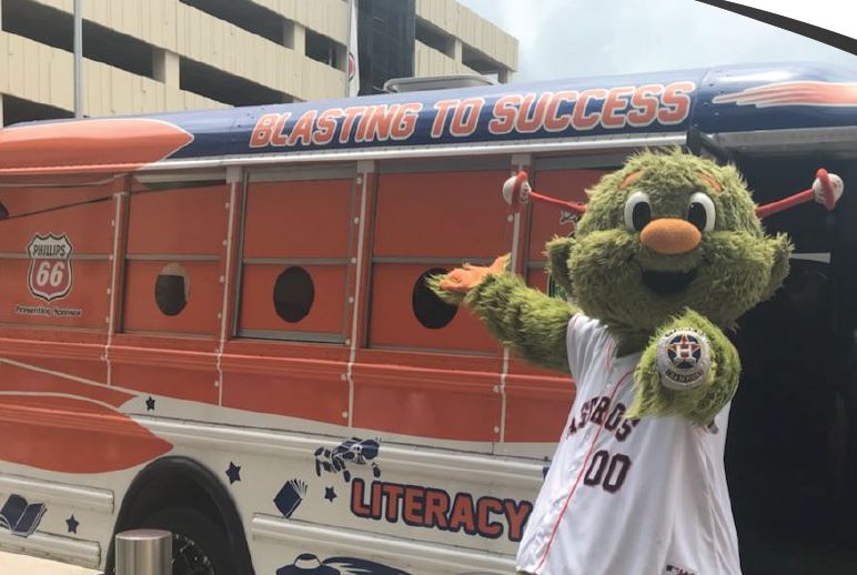 The #AstrosFoundation Literacy Bus comes to the #HISD #Energy Institute High School THU SEPT 13th from 5:30-6:30 p.m.  Address: 3501 Southmore Blvd. #Students can tour the bus &amp; view player autographs. FREE books for students PK-12th grade Thanks: Riverside Civic Assn