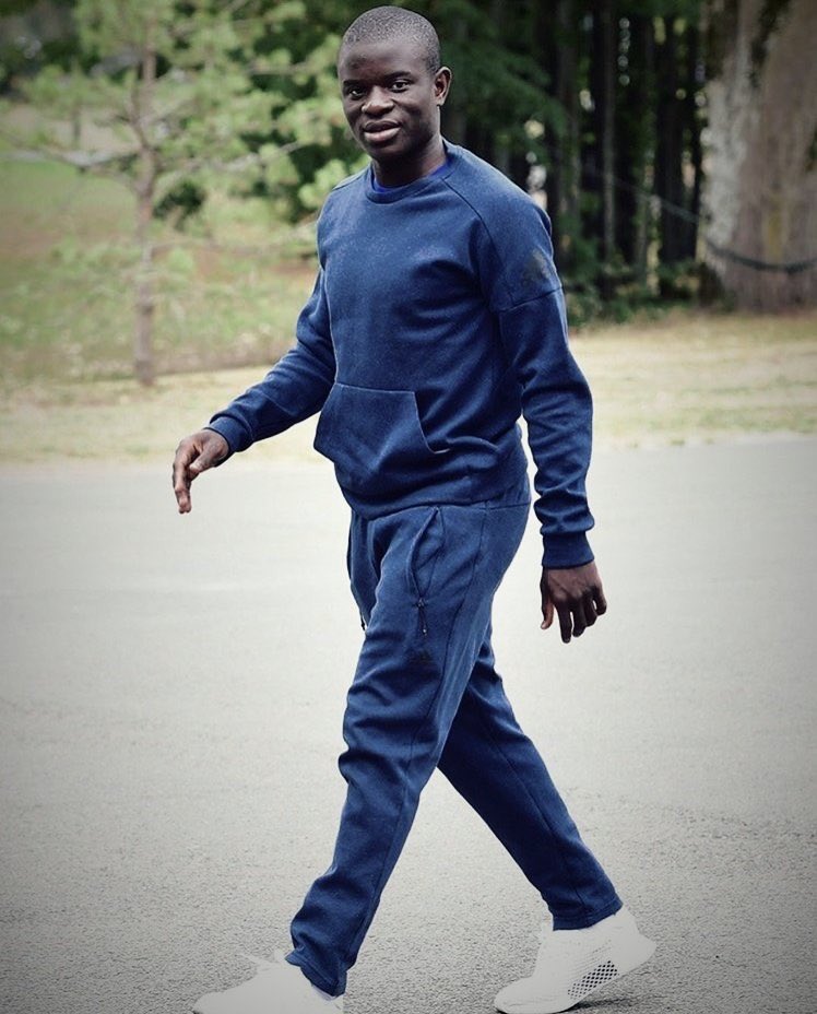 Sporf's tweet photo. 👥 There are two types of people in the world. 🌎

🇫🇷 One of those, is N’Golo Kante. 

😍 You can’t hate this man. https://t.co/Cl2GpKgCkc