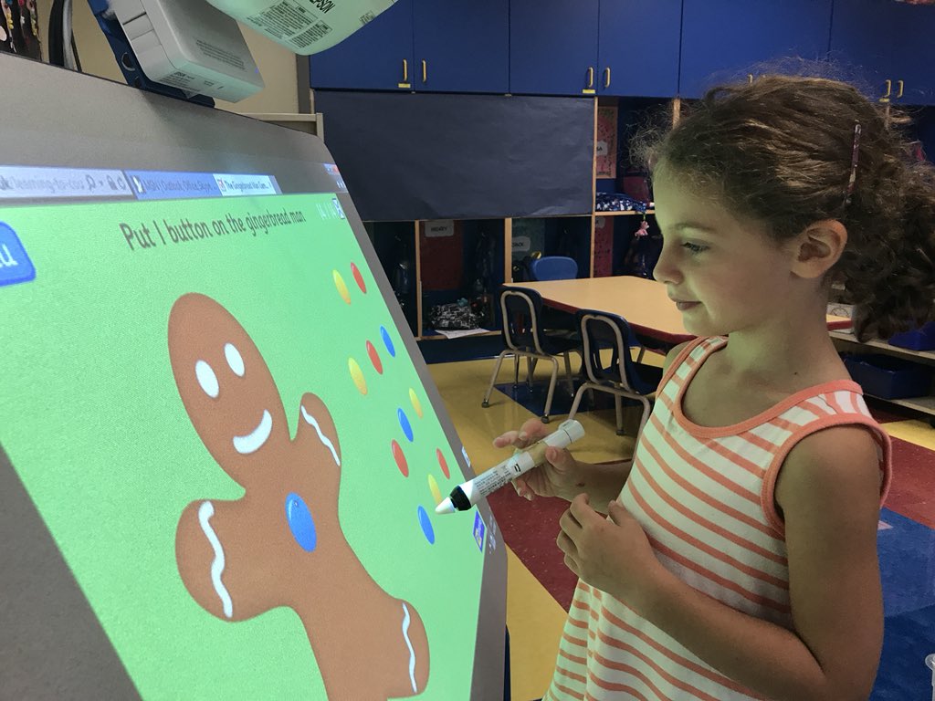 MsAprilsPreK's tweet image. Practicing counting out a given amount while adding buttons to a gingerbread man. #TrinityLearns #mathisfun #interactiveeasel #academicfoundation