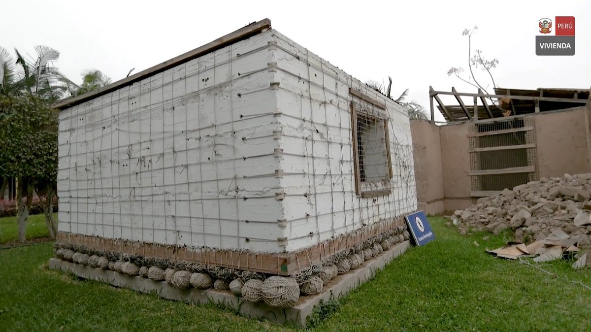 Servindi's tweet photo. Perú: #Shicras, una ancestral técnica sismo-resistente que el Ministerio de Vivienda está revalorando para la construcción de las viviendas rurales de hoy → https://t.co/HEF8io9xfI https://t.co/w2MrQcFJuQ