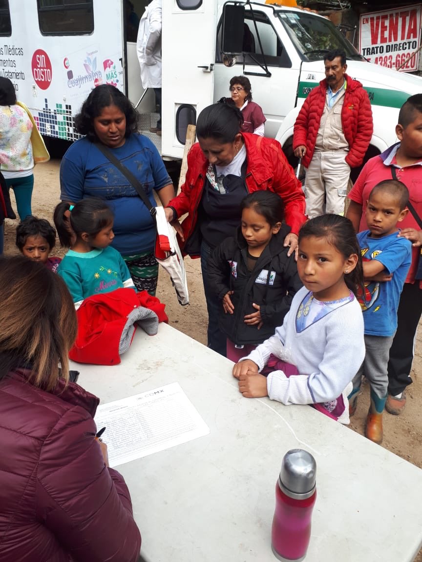 Apoyando a nuestros vecinos de #LasGalicias Compromiso, atención y trabajo #JuntosAvanzamosMÁS <a href="/joselpandal/">Jose Luis Pandal</a> <a href="/zapatajr/">ALEJANDRO ZAPATA #ALPHA</a> <a href="/JDCuajimalpa/">Miguel Angel</a> <a href="/migel_Ange/">Miguel Ángel Salazar</a>