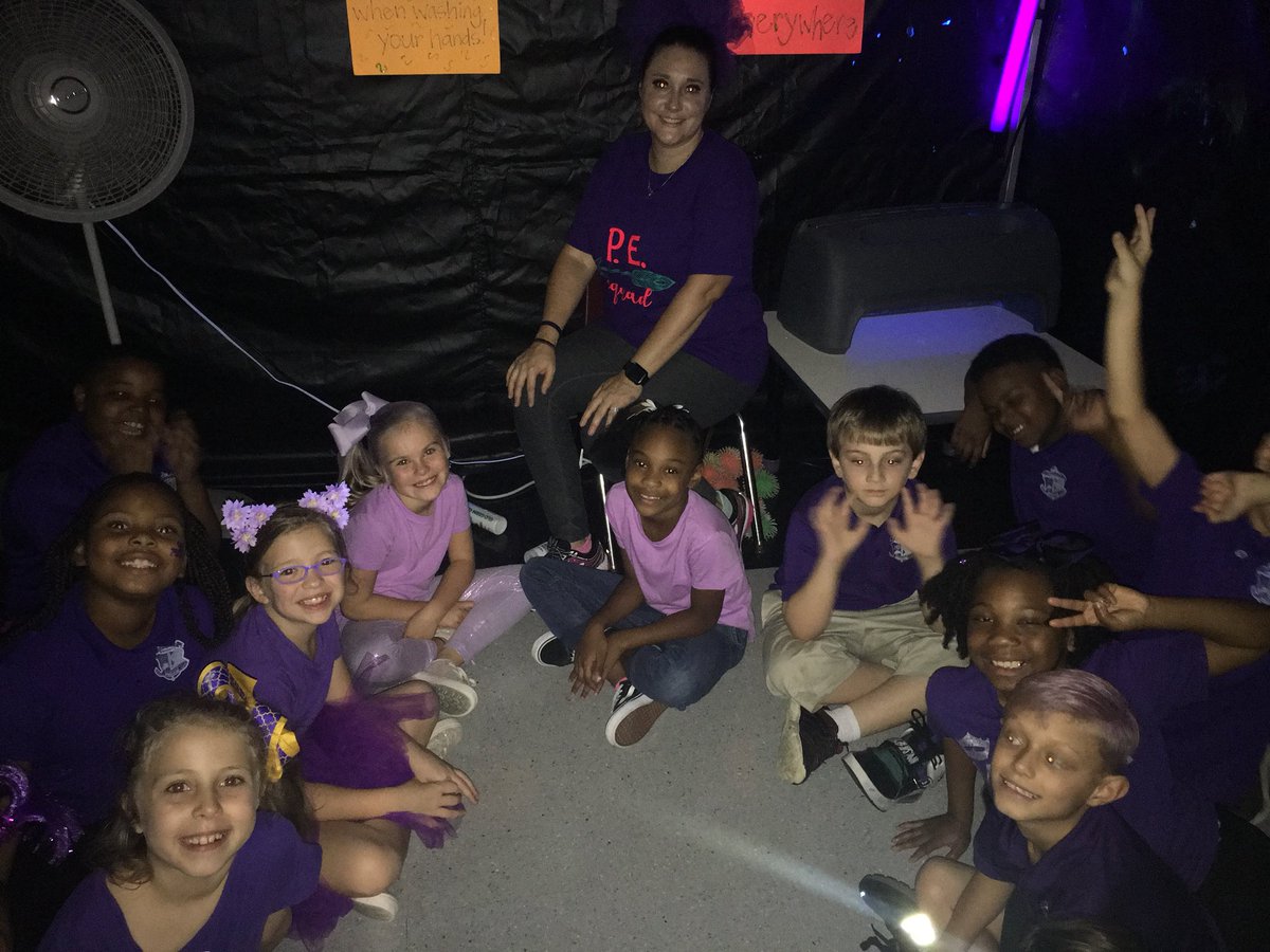 JennieLGraves's tweet photo. #thegermcave #cleanhandsarehappyhands @eatmovegrowLA @jfaerbe @pecentral #msawestisthebest #msawproud #ipsBExtraordinary #IPSBProud https://t.co/OmqmQyFEt6