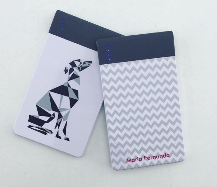 youdubr's tweet photo. Aquele post que dispensa comentários!
Carregar seu celular com todo estilo e fofura do mundo! Power Banks personalizado com seu nome, suas iniciais, uma foto ou sua estampa favorita.
https://t.co/HBR492zI8M

#powerbank #carregador #portatil #carregadorportatil #art #youduart https://t.co/Pj4PZ3DxRF