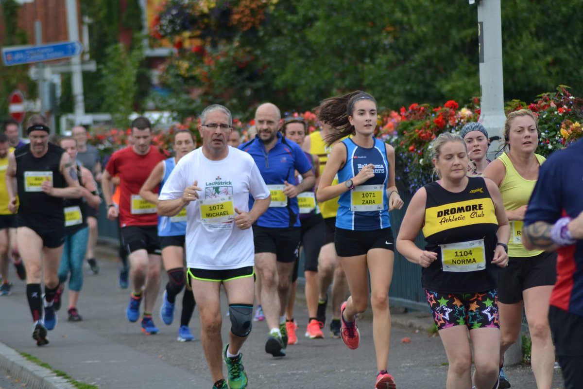rosielunney's tweet photo. Great time @laganside10k on Sunday, A sweaty (me) selfie with @paulajradcliffe was a great reward at the end ๐๐๐ lovely route! Now to get a last long run done this weekend before taper time in prep for @marathonbcm half on 23rd ๐
#runningmummyoffour #runrosierun https://t.co/lwKPe4xeXG