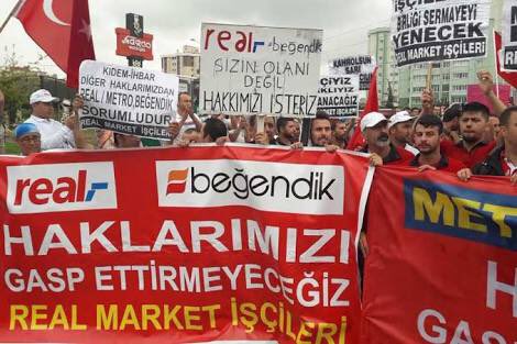 #realişçilerikazanacak

Yağmur çamur, kar kış, çoluk çocuk demeden aylardır mücadelelerini sürdüren onurlu Real İşçileri elbet kazanacaklar. Mücadeleleri mücadelemizdir.