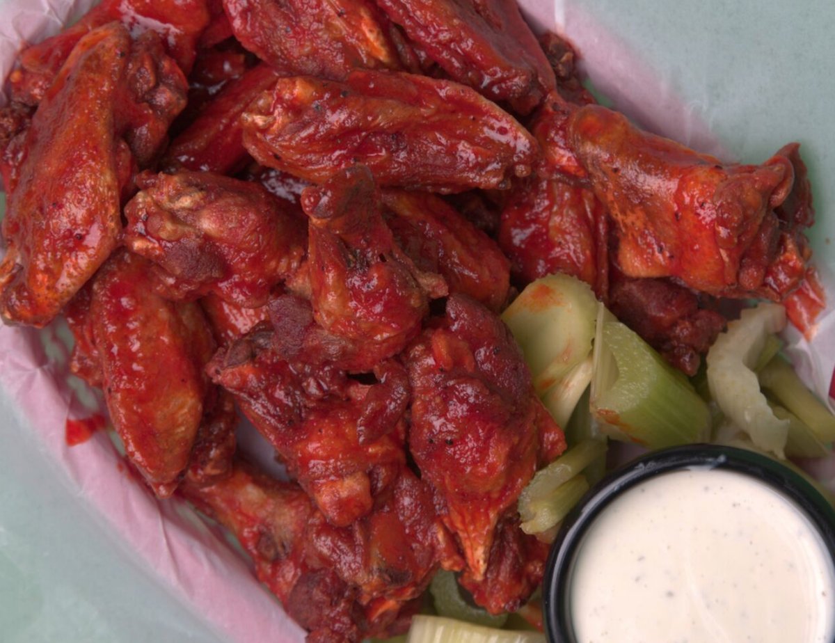 Vine Tavern & Eatery - Rural & Apache tweet media
