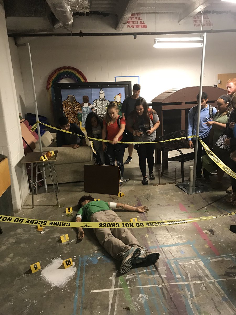 BiomedSci_JCHS's tweet image. #PLTW #PrinciplesofBiomedicalScience is officially underway at Carson HS!  Crime scene concept map and preview today, processing begins tomorrow. #jchslife