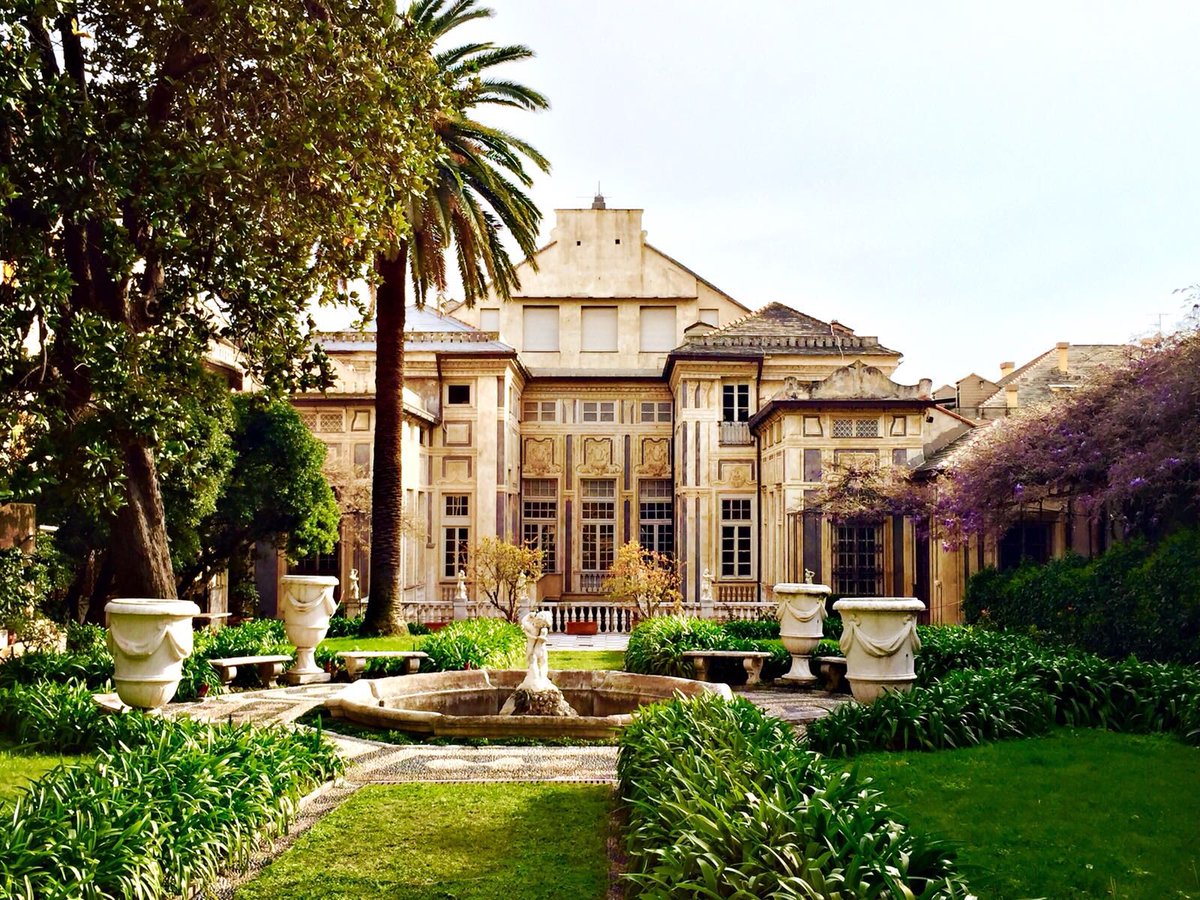 Palazzo Lomellino in Via Garibaldi a #Genova ha anche un bellissimo giardino nascosto #Veniteagenova  @palazzideirolli  #genovanelcuore  @italia @TurismoLiguria  #lamialiguria #UNESCO 🏴󠁧󠁢󠁥󠁮󠁧󠁿