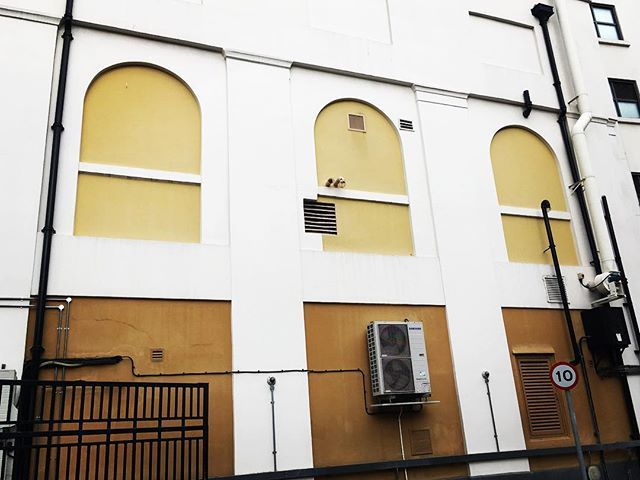 soshanau's tweet photo. #foundmaths #foundmath #ihavethisthingwithpatterns #patterns #shapes #semicircle #rectangle #square #iseemath #iseemathseverywhere #iseematheverywhere #mountpleasant #sortingoffice #postoffice #islington #architecture https://t.co/upQQ1lgiPX https://t.co/kBgx8CfBqY
