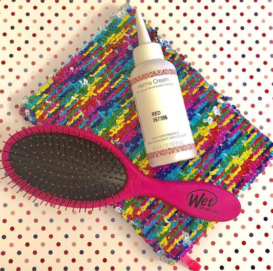 CatalystPR_'s tweet image. As far as we're concerned, @wetbrushuk and @tintsofnatureUK are beauty essentials! Have you tried Tints of Nature's Henna Cream yet? 😍 📷 by @Babblingon

#wetbrushuk #wetbrush #tintsofnatureuk #tintsofnature #crueltyfree #vegan #hairdye #veganhair #crueltyfreehair #hairstyle