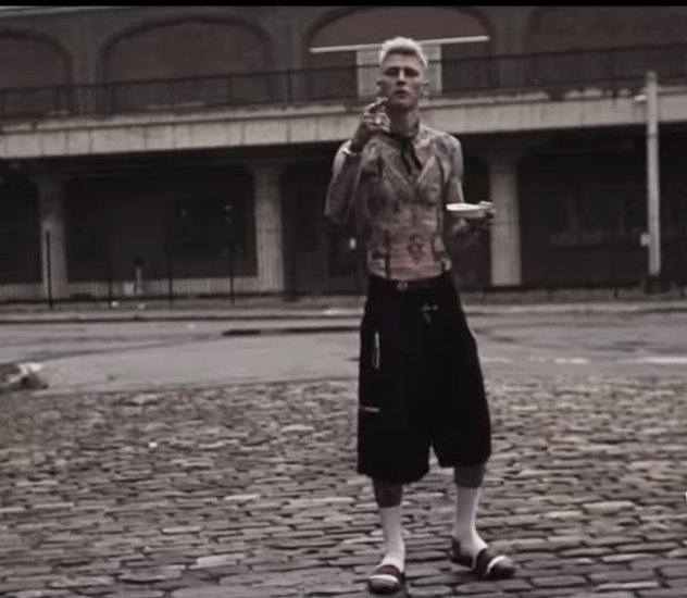 Reverend_Hoss's tweet photo. Socks with sandals...let's talk about it.
@machinegunkelly @Eminem https://t.co/mwNjL3pEoO
