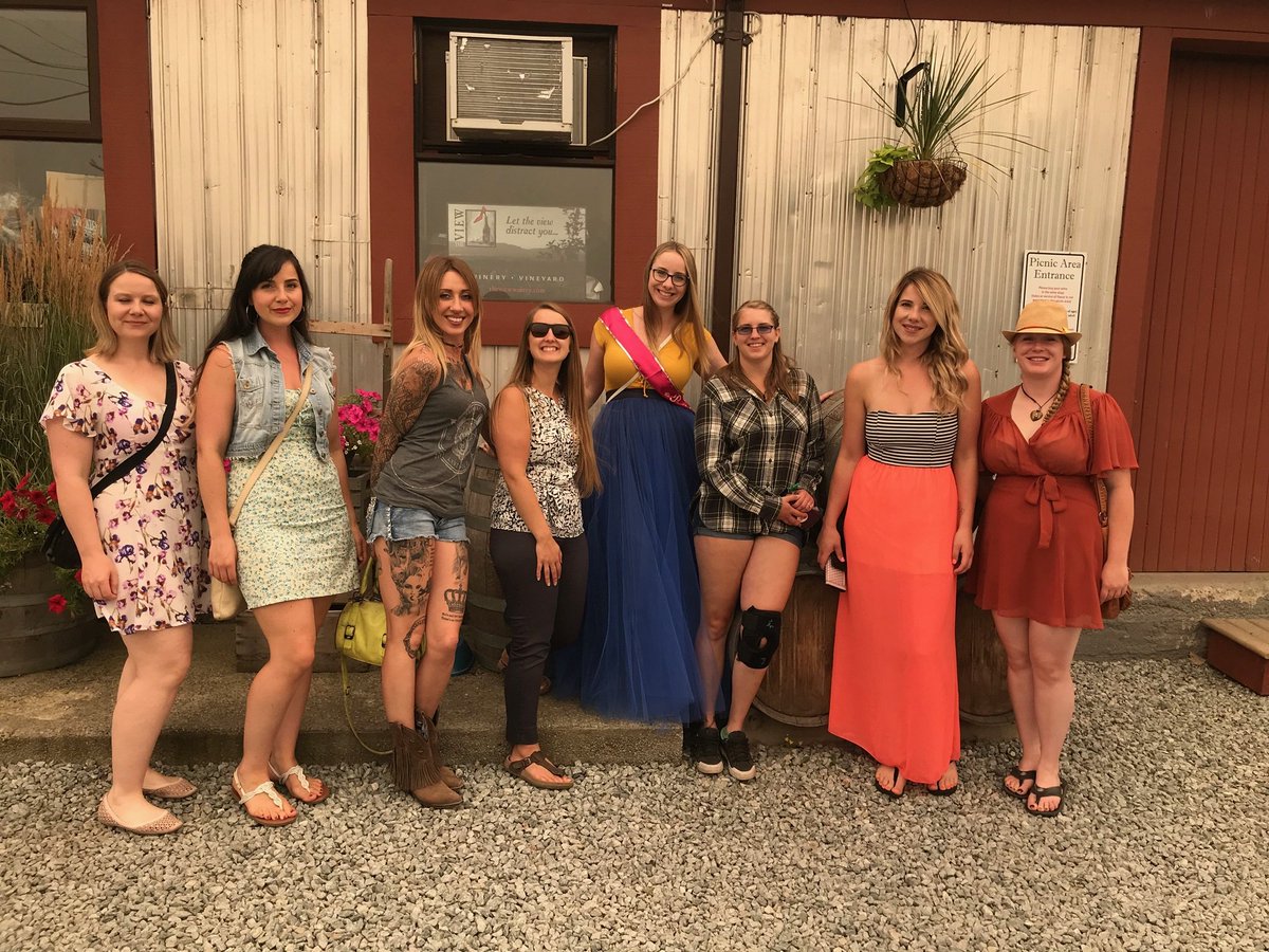 It was a great weekend for some wine tastings! #TheViewWinery  #exploreKelowna #sipkelowna #distinctlykelownatours