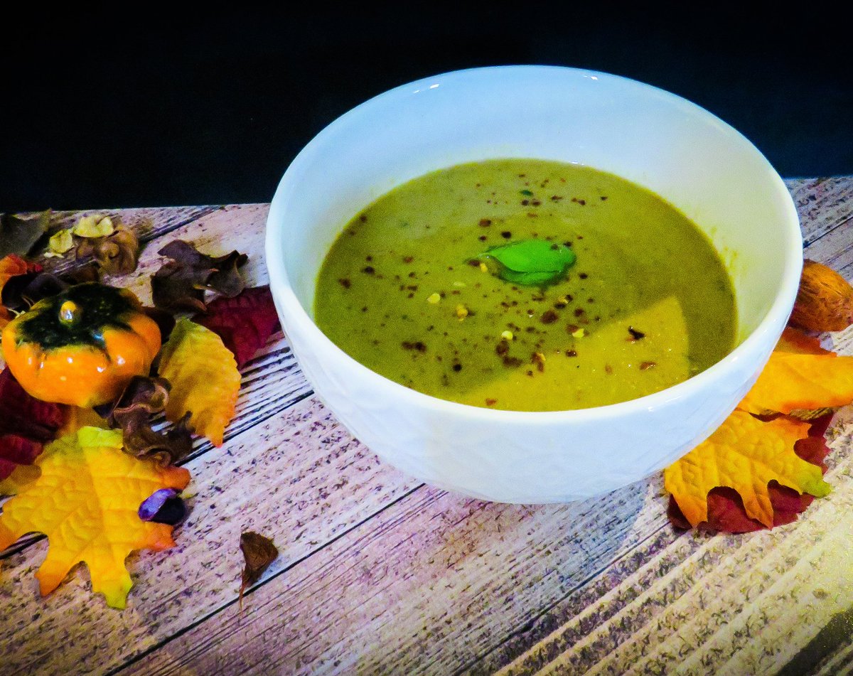 Ein leckeres Pilzsüppchen, anyone? 😋
#vegan #whatveganseat #kochen #zuckerfrei #foodie #foodblogger #Rezept #govegan #herbst #selbermachen #selbstgemacht #foodies #gesund #ernährung
viechandginger.com/2018/09/04/her…