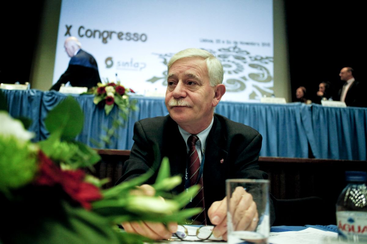 ptjornal's tweet image. FESAP quer aumento salarial de 3,5 por cento e seis euros de subsídio de refeição para 2019 bit.ly/2Nhfbpb #FESAP #Funçãopública #home