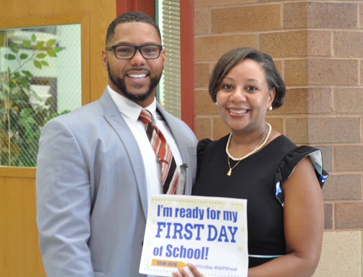 New <a href="/pgcps/">PGCPS</a> principal <a href="/mrkthom1906/">Kevin Thompson</a> &amp; <a href="/gholson_knights/">GholsonKnights</a> had amazing supports on the #PGCPS1stDay! <a href="/CarolynBoston5/">Carolyn Boston</a> <a href="/SegunEu/">Segun Eubanks</a> @PrincipalHolden