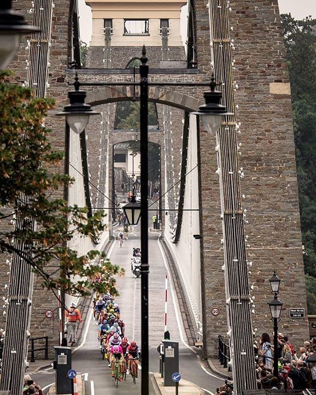 philwatsonphoto's tweet photo. Tour of Britain cross the Suspension Bridge.
.
.
.
.
#bestofbristol #igersengland #igeruk #igersbristol #visitbristol #bristol247 #bristolshootersuk #bristol_lens #lovewhereyoulive #sportsphotography #cliftonsuspensionbridge #tourofbritain #bloodytree #l… https://t.co/iMahtJXvZA https://t.co/Z4azrNFdYA