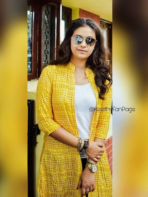PPawanKalyan2's tweet photo. Recent pic @KeerthyOfficial  ♥
#KeerthySuresh 💕
#MakkalSelvi 🔥 https://t.co/RGyr4I3fB5 https://t.co/Q0a4gTUIJn