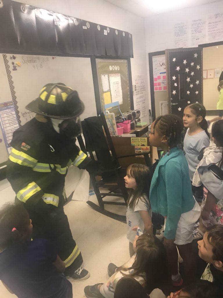 christytechhall's tweet photo. Parent involvement!! Love my firefighter parent A. Hester!!!#2ndgraderocks, @AndreaPetiferED, @PtownElem, @PrincipalTeal https://t.co/wVhpaQs6Dm