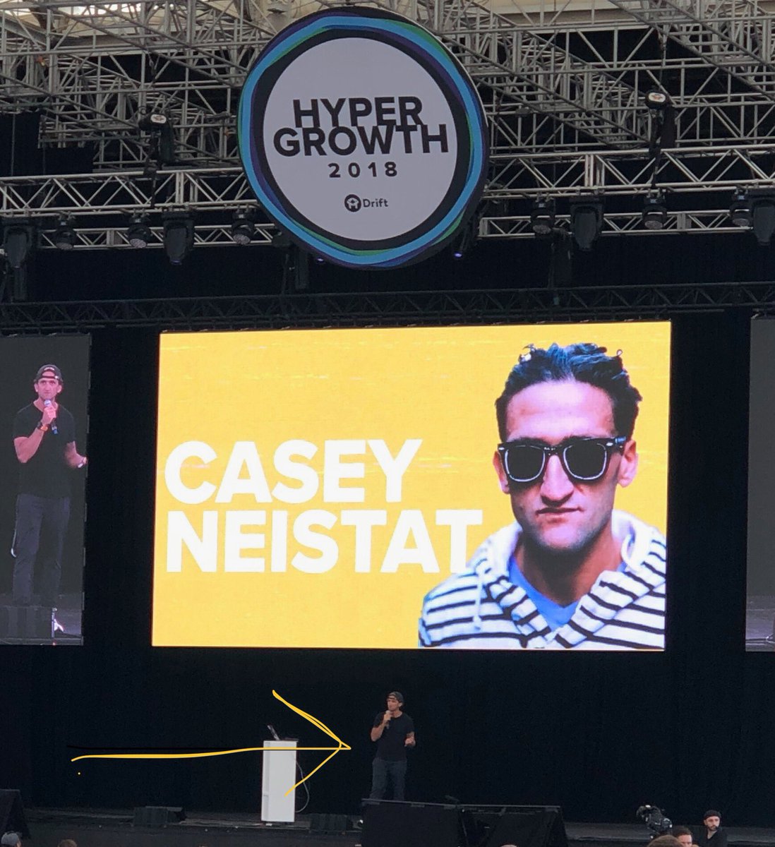 EmilyQuestions's tweet photo. Totally ❤️ @CaseyNeistat’s ability to tell the story with his movies #video #social #youtube #smarketer #Hypergrowth18 #Boston 🦄#368 #fangirlmuch? 🤣 https://t.co/SawS8XrBIG