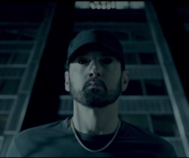 brownboytweet's tweet photo. Eminem looking at MGK like 😈
#MachineGunKelly #KAMIKAZE #Fall #RipMGK #ShadyBack https://t.co/KbZlDIRNRh