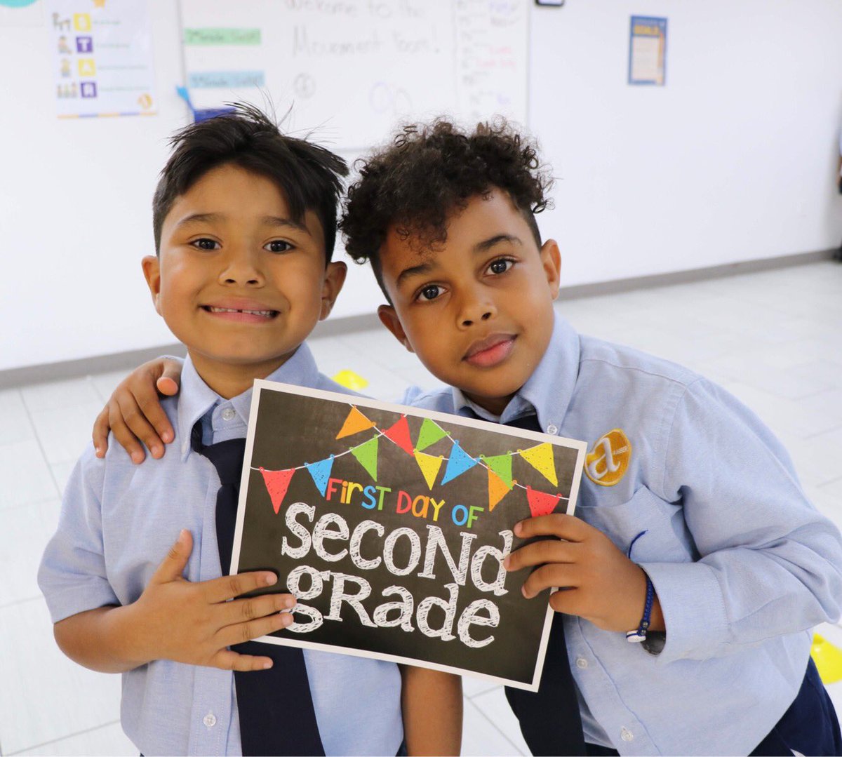 AmberCharter's tweet photo. We were delighted to have our Amber stars back in the Amber Kingsbridge building! #welcomeback #firstdayofschool #ambercharter #amberinkb #buildinglifelonglearners https://t.co/ekD9ZXq4go