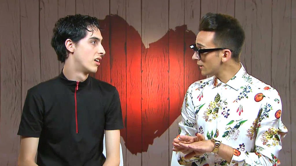 cuatro's tweet photo. RD no quiere conocer más a Sergio porque le parece cutre que vaya en metro #FirstDates718 https://t.co/hQdfB7b35I https://t.co/wU4ULqQr9F