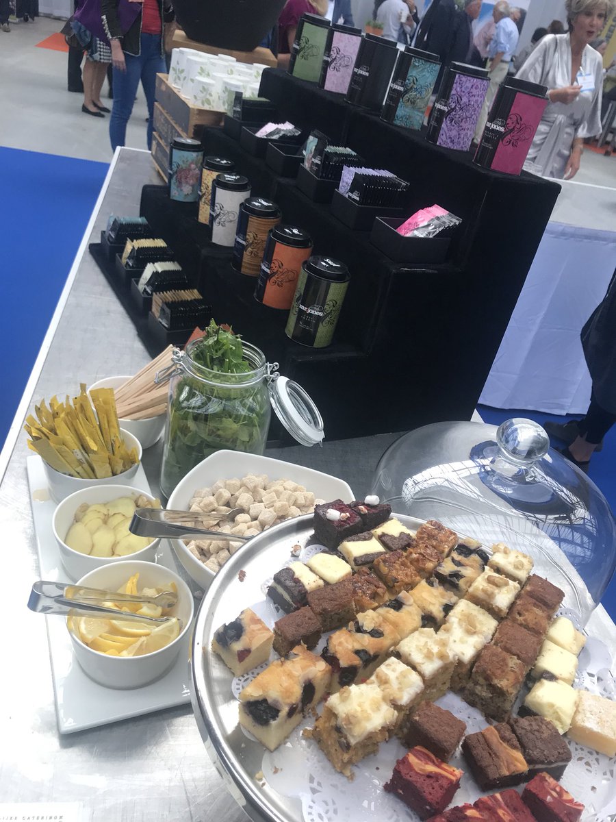 LeontineSmith's tweet photo. Volle bak bij het MKB Groei Event! Trots dat wij dit als Haags MKB bedrijf met @smithcomm hebben mogen organiseren! #mkbgroei #MKBgroei2018 https://t.co/SY3rVmLdje