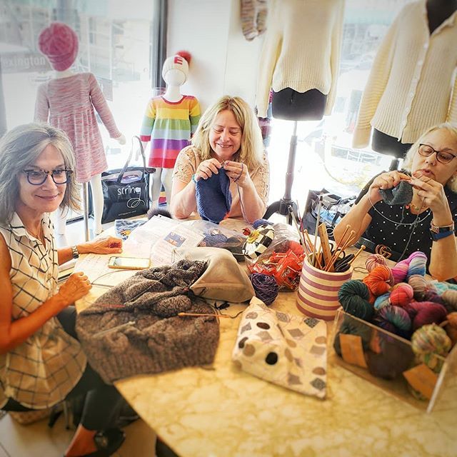 lisahoffmannyc's tweet photo. So happy to see my students, share all our stories of summer and get back to our knitting projects in the cool AC @stringyarns .
.
#backtoschool #knitting #knittinglessons #lovetoknit #knittingtips #knithappens #directedknitting #stringyarns #yarnlove #k… https://t.co/pbywR9wnZR https://t.co/gUerJghCH7
