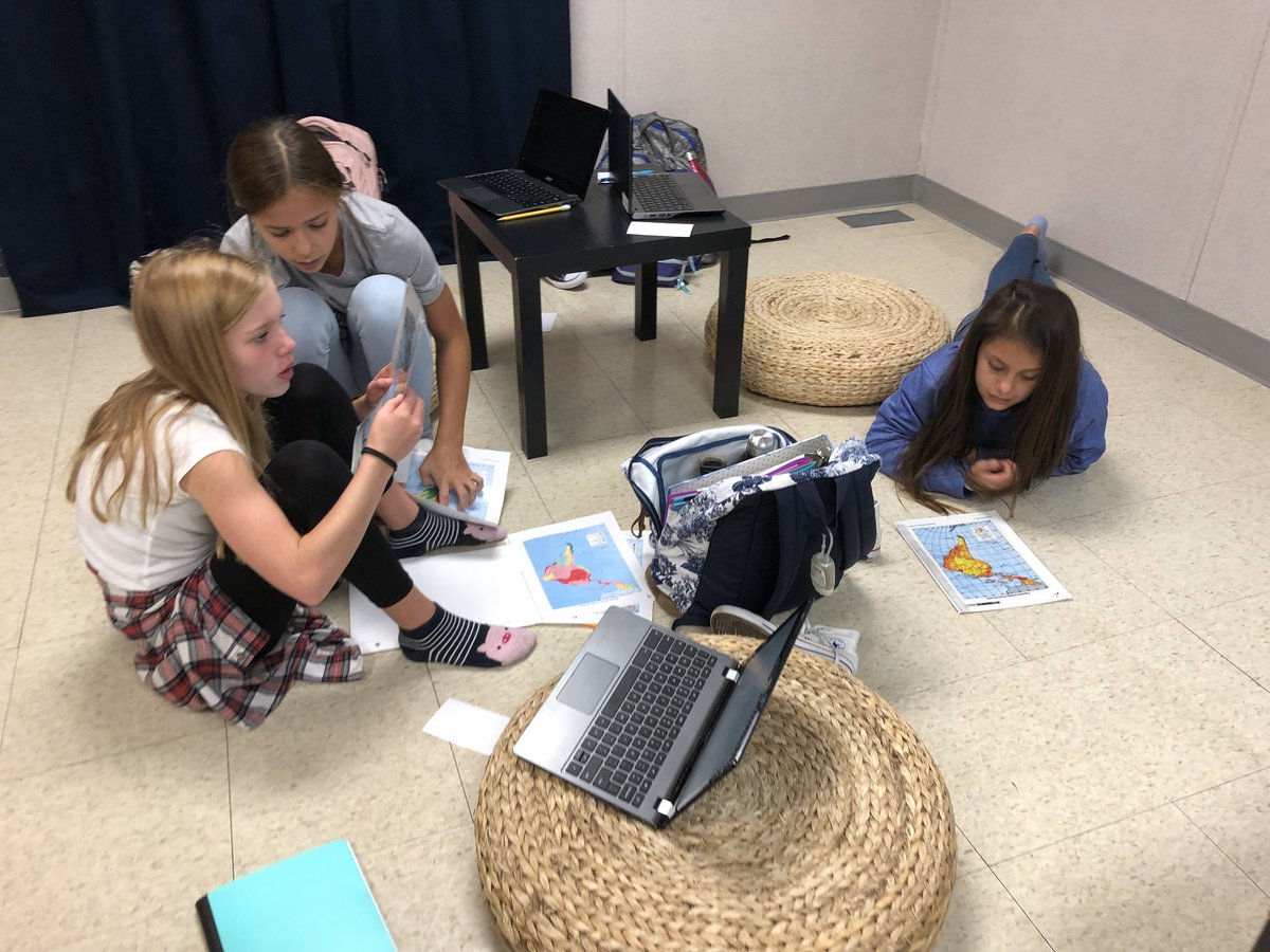 LuvTching's tweet photo. @RMS6Eagles at @ProsperRogersMS is learning all about maps today! But tomorrow we’ll really glow! 😉 https://t.co/JJ7ubbKqMI