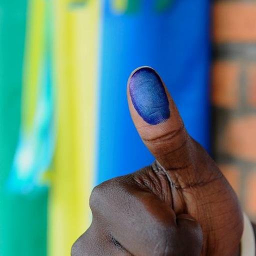 Radiorwanda_RBA's tweet photo. FPR INKOTANYI YATSINZE AMATORA Y'ABADEPITE

FPR INKOTANYI 74%
PSD 9%
PL 7%
PS IMBERAKURI 5%
DGPR 5%  #RwandansDecide2018 https://t.co/PJb6CFGqJW