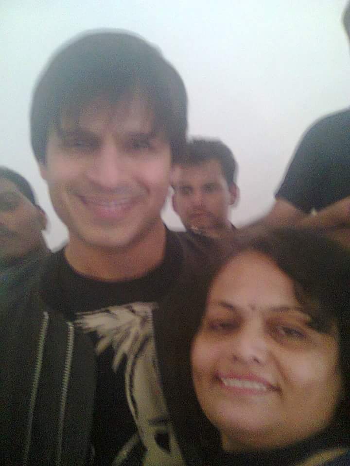  Happy Birthday vivek oberoi May God bless you forever Tum Jio Hajaro sal     