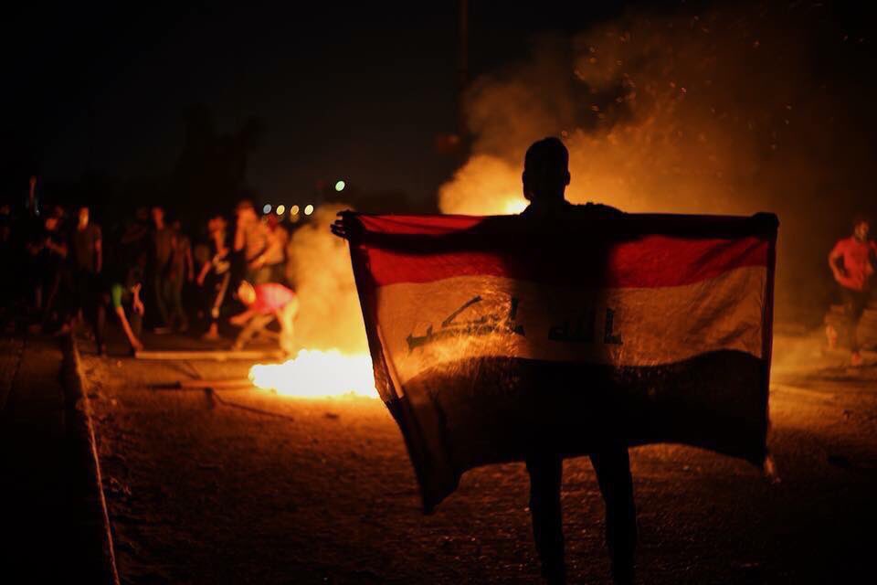 iq9ia's tweet photo. الجميع يعيش بهدوء بعالم مختلف بطموح ب احلام جميله ب مستقبل مزدهر الا نحن نعيش لكي نوفر وسائل معيشه ويحاربونا كما كان يحدث في حروب العالميه يارب ارحمنا .حسبي الله ونعم وكيل..#البصرة https://t.co/Zgc2H5YGNm