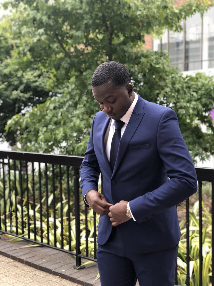 DrippedLoso's tweet image. Years of education for this day and I have finally made it 🙌🏾 💪🏾BSc (Hons) Psychology Graduate 👨🏾‍🎓🎓

#HertsGrad2018 #IssaGraduate