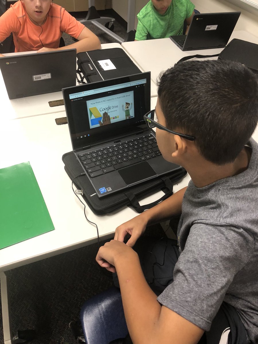 CarberyCoach's tweet photo. Digital onboarding with the new Chrome-books for our 6th graders. #21stcenturylearners #uknighted @KrimmelKISD https://t.co/ZfVNGDgtJg