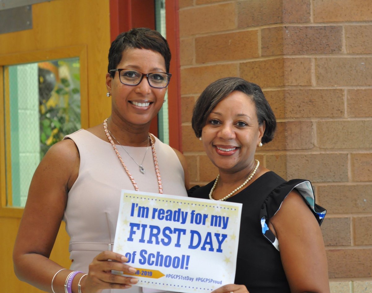 Awesome #PGCPS1stDay @eejust_ms and Gholson MS @mrkthom1906 #PGCPGProud