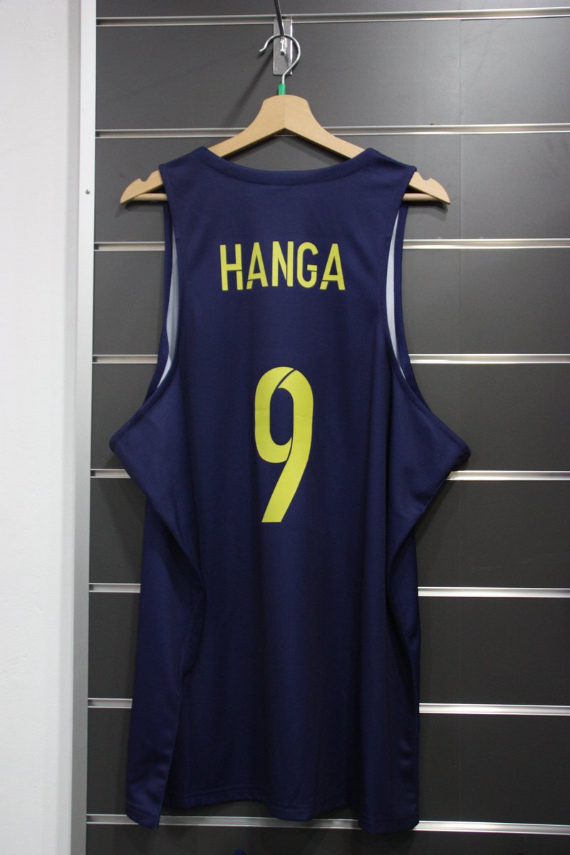madbasket's tweet photo. ¿Ya de vuelta en el curro? Vamos a intentar hacer menos duro el regreso con un SORTEO!!. Sorteamos la camiseta de @HangaAdamOnline que veis en la foto. 
➡️ Haz RT
➡️ Síguenos
➡️ Ganador el próximo lunes 10/09 https://t.co/LN0fhml7Vb