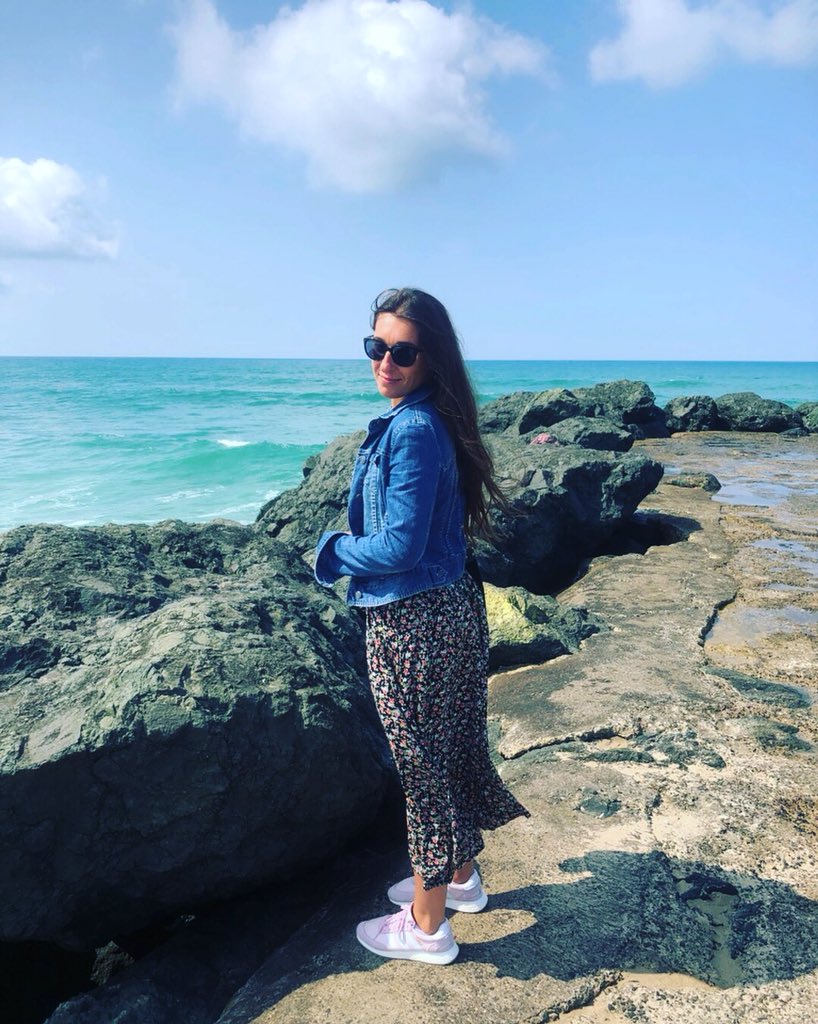 Jolie journée sur Anglet ☀️😎😌
~ Avant de retrouver les élèves ~ 📚
📷 <a href="/ThomasBady64/">Thomas Bady</a> 
@OT_anglet <a href="/VilleAnglet/">Ville d'Anglet</a> 
#anglet #PaysBasque
#iloveanglet 
#surf
#adidas #oysho