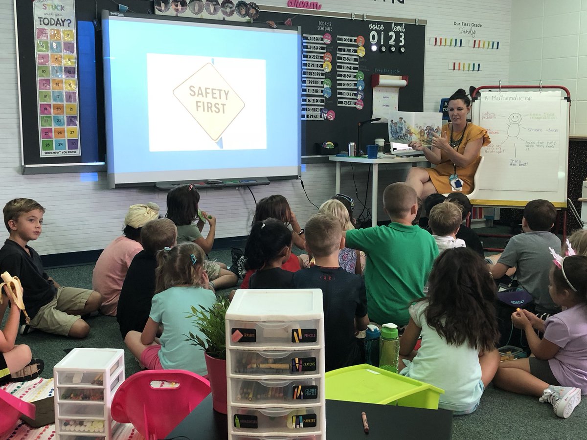 BenFranklinFPS's tweet photo. Back to school read aloud in #firstgrade. :) #PrideFPS https://t.co/dXyTSZ6MC8