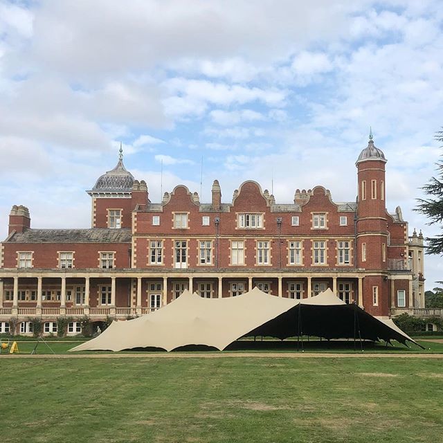 JavierDuctor's tweet photo. The first of 8 big Stretch Tents for #bigtentideasfest #babrahamresearchcampus #elegantlysimple #simplyelegant https://t.co/WWc1Kzpa1S https://t.co/B7GK7H14QL