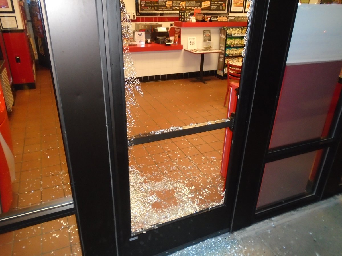 Franklin Police are investigating a break-in that occurred at the Firehouse Subs on 9/3/18.  Anyone with information is asked to call the FPD tip-line at (317) 346-1100.