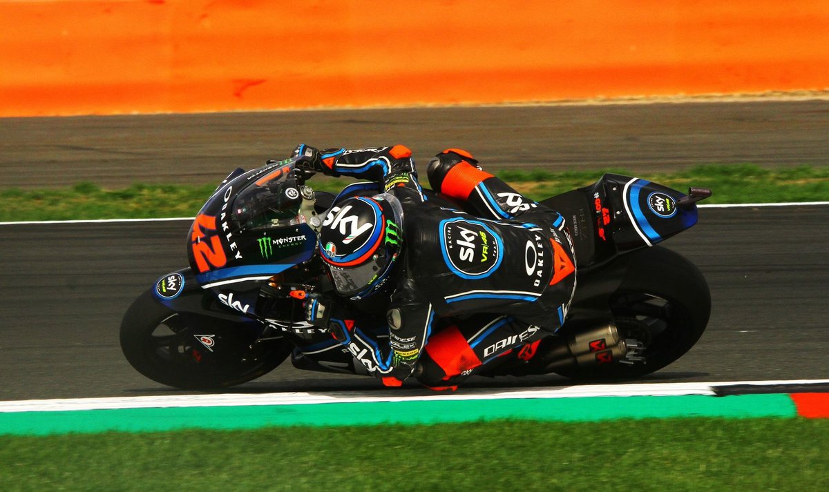 41waynepearson's tweet image. A couple of Moto2 shots from Silverstone before the weather turned @7balda @PeccoBagnaia captured through the Brooklands wire fencing.