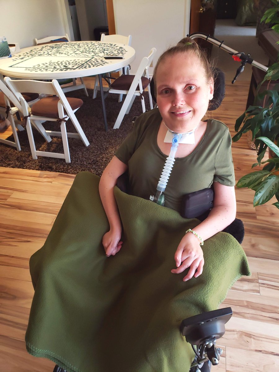 bdelight113's tweet photo. Spinal cord injury awareness month! #greenribbon #sciawareness @ReeveFoundation https://t.co/7jT9ELUbYk
