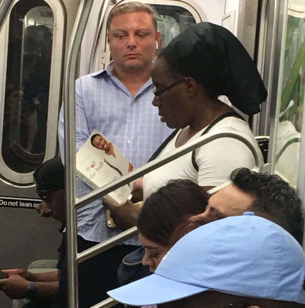 auntytem's tweet image. Spotted on the 4 train 😀📚 #hotcommute #smartread 🙋‍♀️ @lizadonnelly @jkhoey #reputationalcapital #bydn