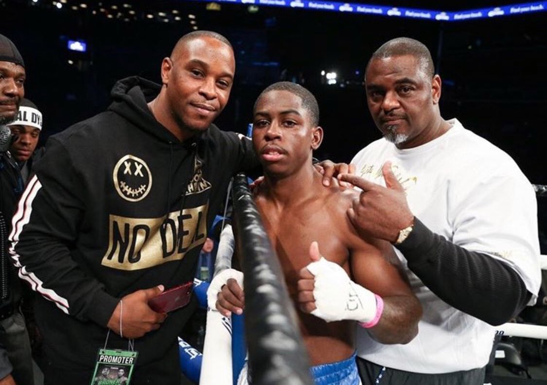 MayweatherPromo's tweet photo. Dylan Price and his team always come ready for battle! #RepPhilly #Barclays #FightWeek https://t.co/lq9w783MEF