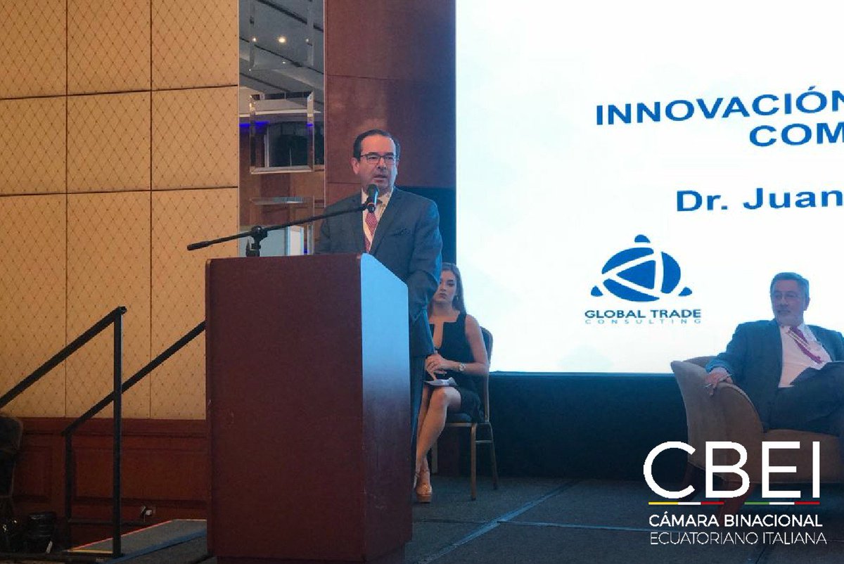ecuaitalia's tweet photo. Presidente de @ecuaitalia @jccassinelli expone en la mesa de innovación para el comercio en el Foro Internacional de Operadores Logísticos #OL2018 @CostaCaterina @ItalyinEcuador @mario_fides @VitoMunozUgarte @brunoleonep @Mctornet @Industriasgye https://t.co/V72FCKvvKh