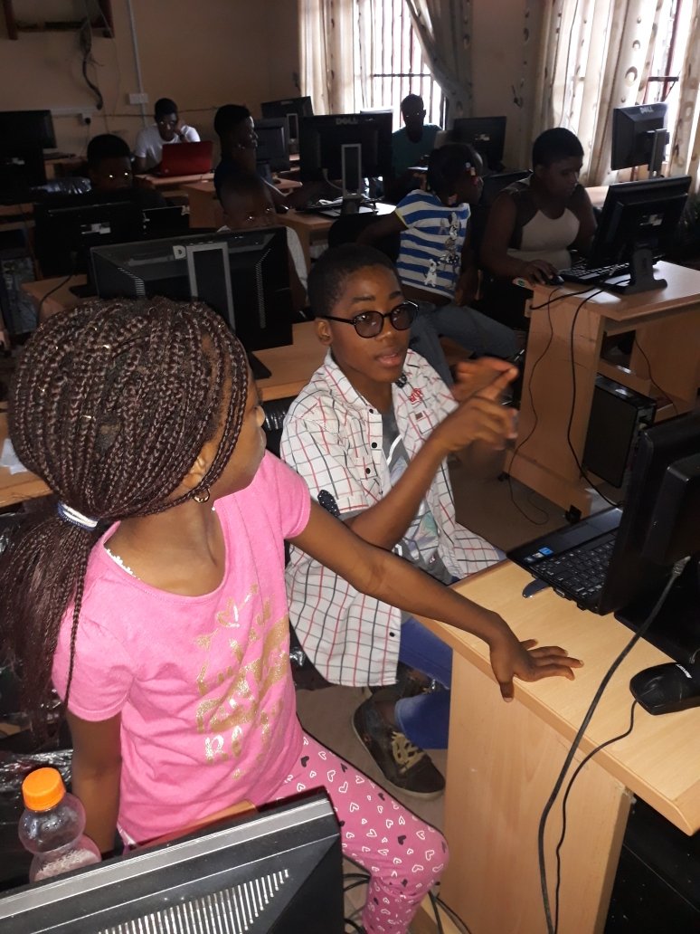 biodunch's tweet photo. #KnowITBootCamp Day 6:
Yippies! They wrote their first line of #javascript today, thanks to @ahmedmolawale 🙇🏿
I'm astonished at the rate this kids are understanding these new concepts
@hola_mide took them #css flex box walking them through building their personal portfolio https://t.co/jAF8M9cIwS
